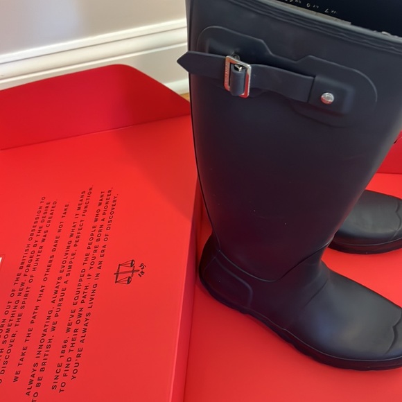Navy HUNTER rain boots size 9 - Picture 5 of 6